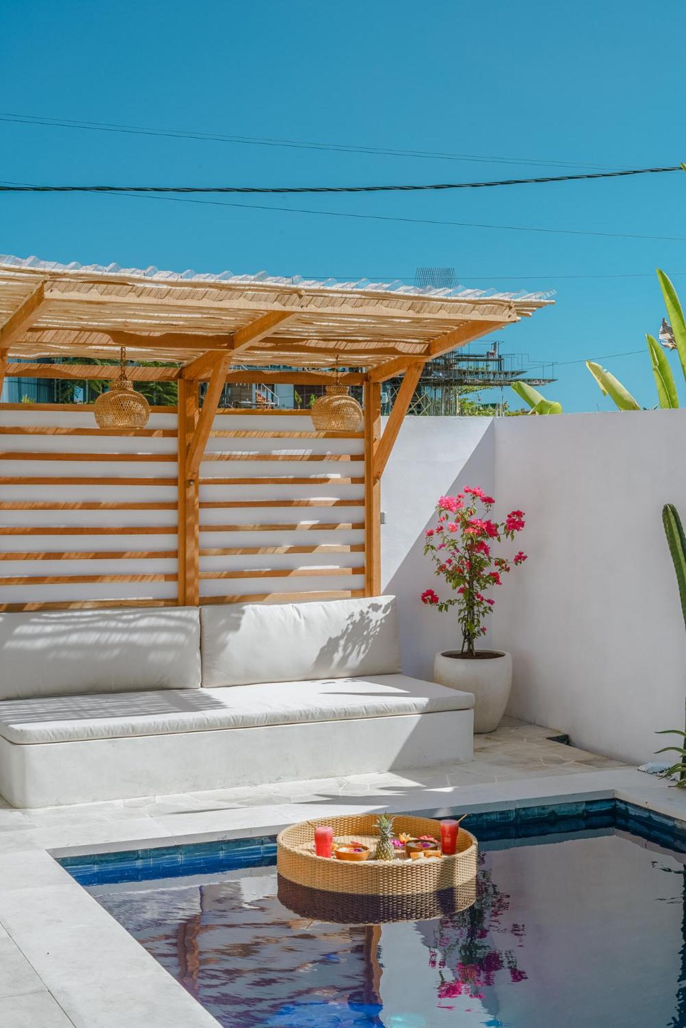 Paca - Rooftop, Outdoor Cinema & 2 Pools Overlooking Rice Fields Villa