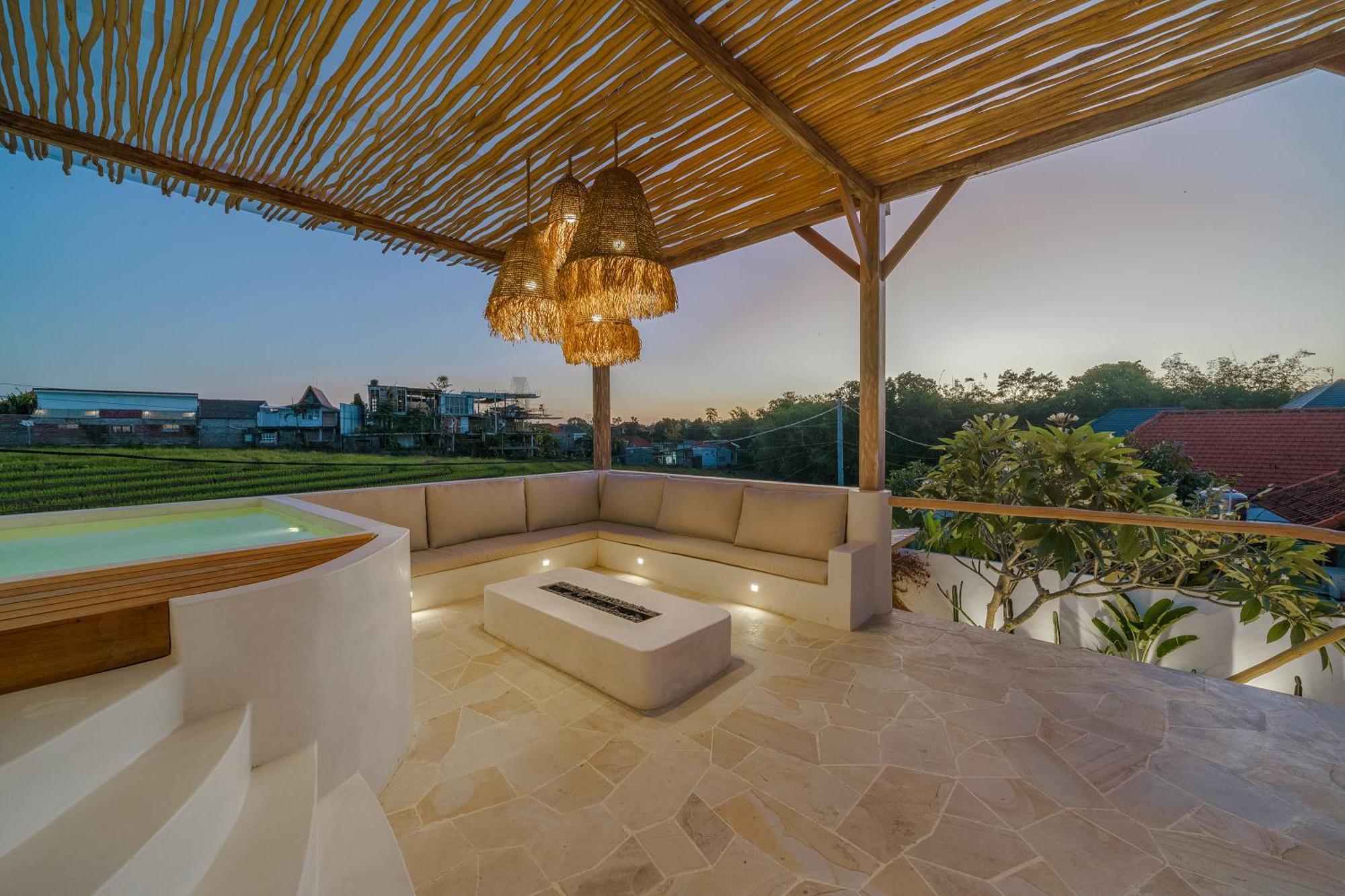 Villa Paca - Rooftop, Outdoor Cinema & 2 Pools Overlooking Rice Fields *