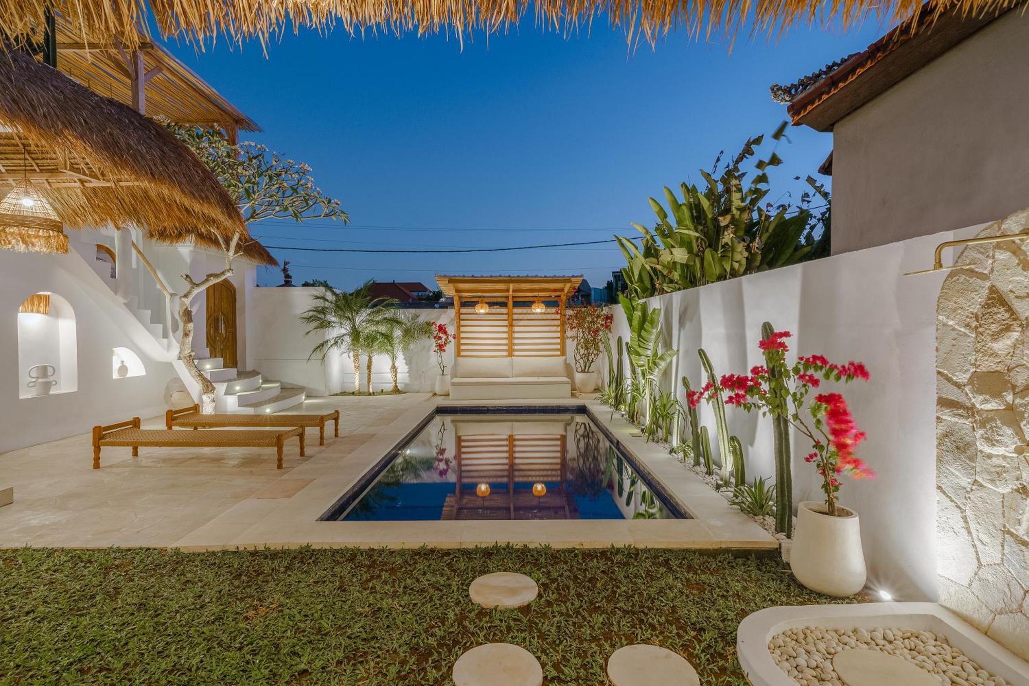Paca - Rooftop, Outdoor Cinema & 2 Pools Overlooking Rice Fields