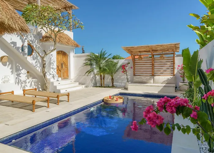 Villa Paca - Rooftop, Outdoor Cinema & 2 Pools Overlooking Rice Fields