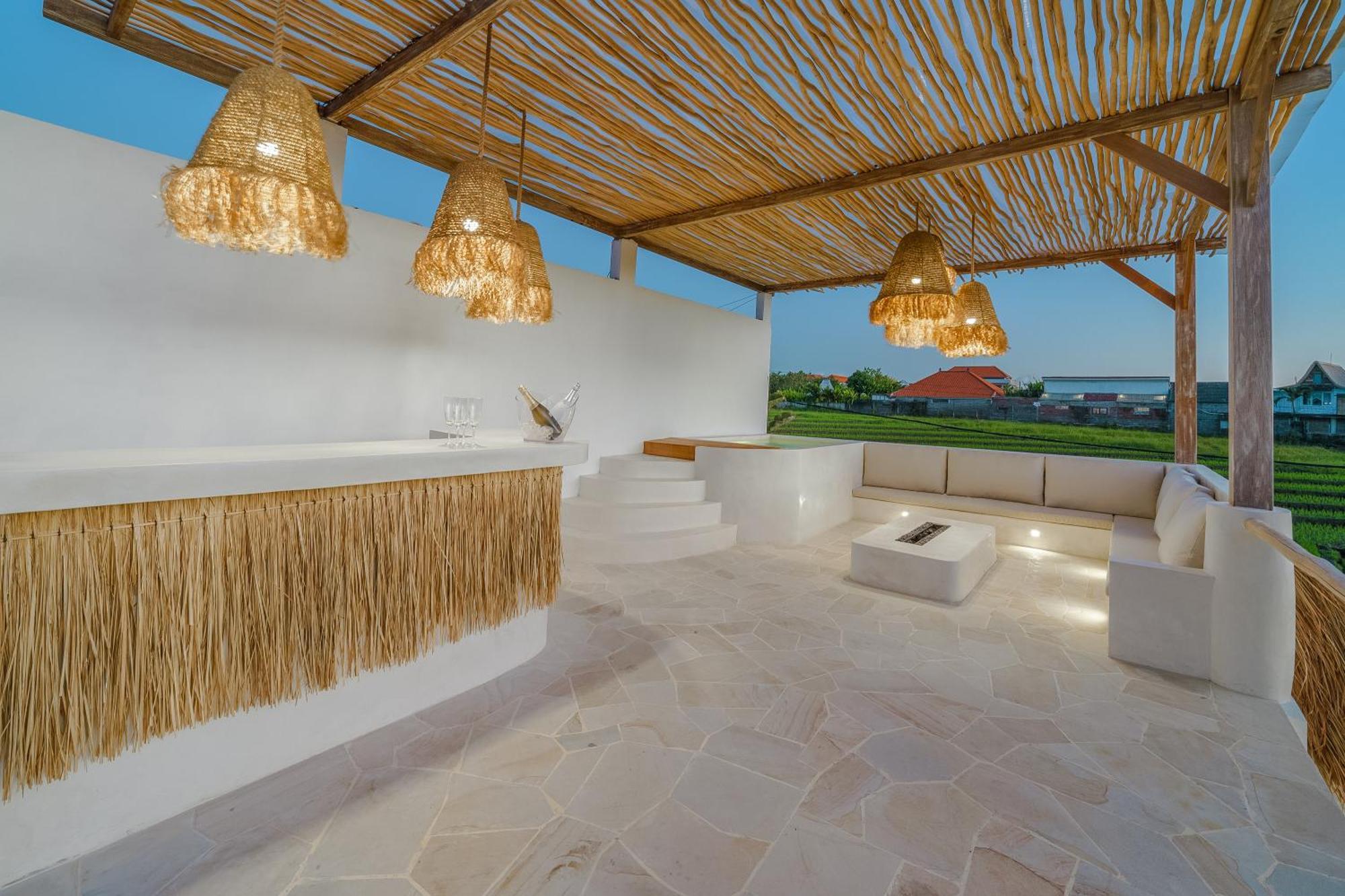 Paca - Rooftop, Outdoor Cinema & 2 Pools Overlooking Rice Fields * Canggu