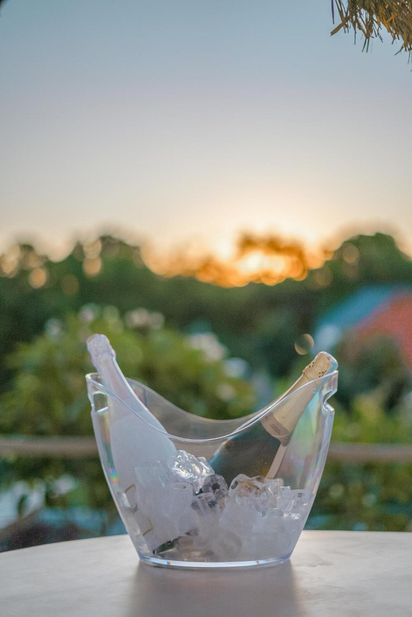 Paca - Rooftop, Outdoor Cinema & 2 Pools Overlooking Rice Fields Villa Canggu