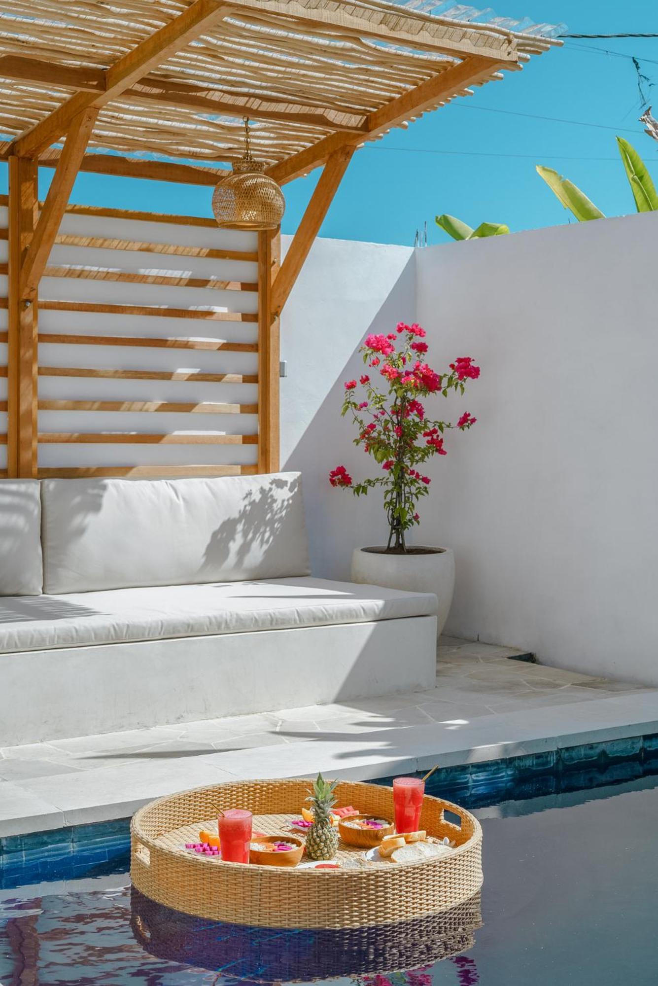 Paca - Rooftop, Outdoor Cinema & 2 Pools Overlooking Rice Fields