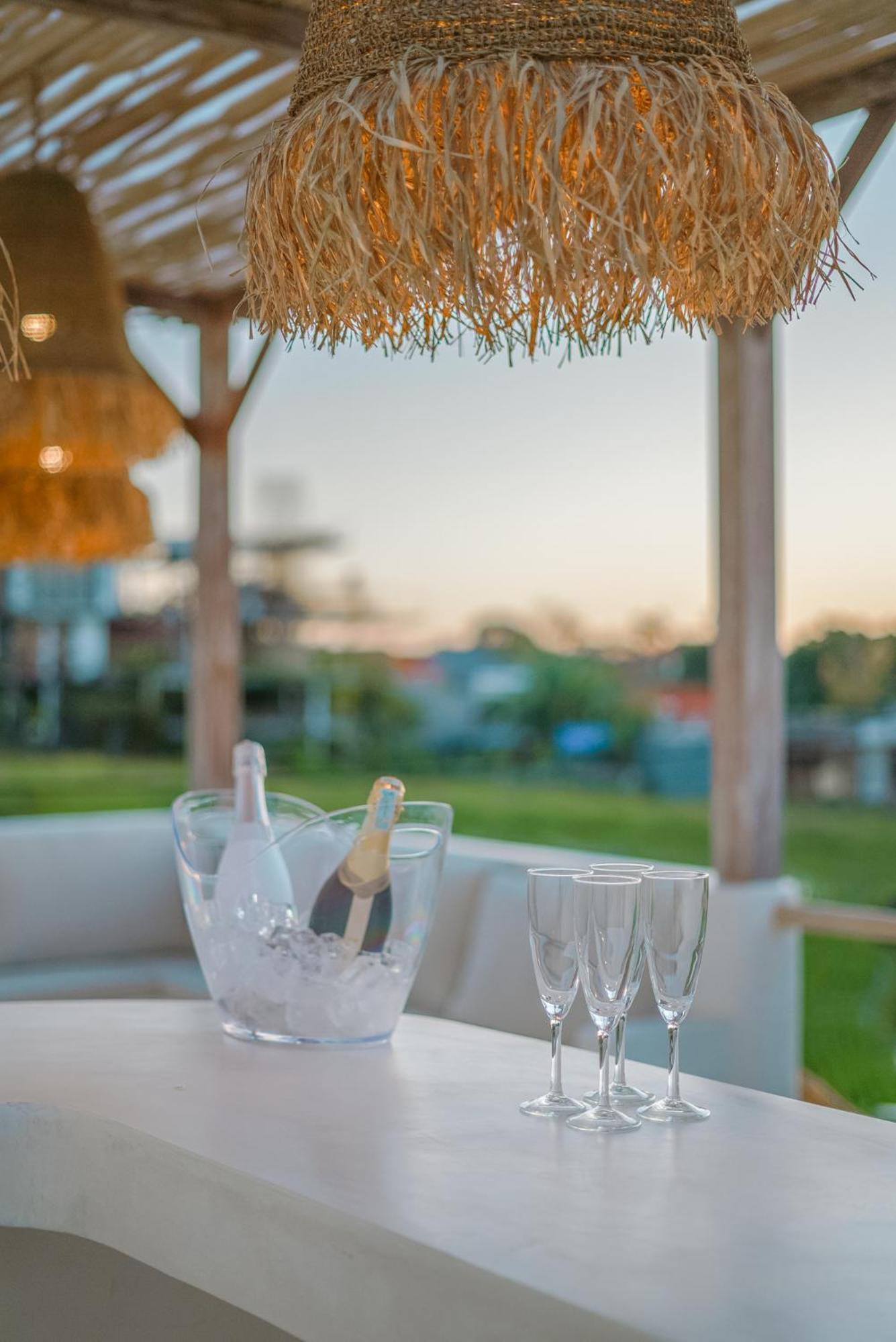 Paca - Rooftop, Outdoor Cinema & 2 Pools Overlooking Rice Fields Villa Canggu