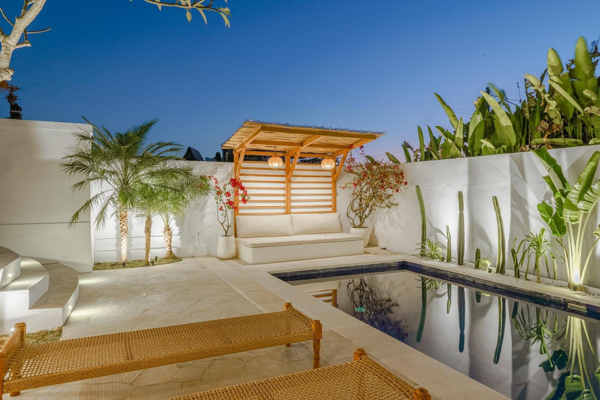 Villa Paca - Rooftop, Outdoor Cinema & 2 Pools Overlooking Rice Fields *